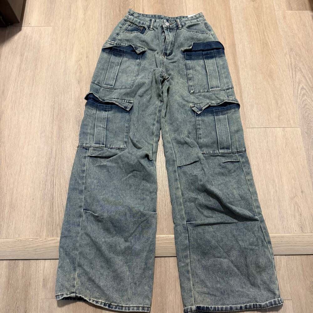 Loose Fit Cargo Jeans